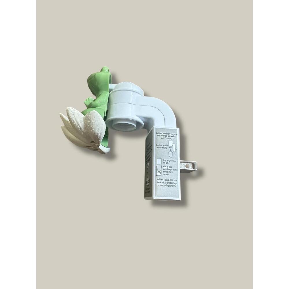 Bath & Body Works Wallflowers Plug-In - Meditating Frog Design - Picture 2 of 3